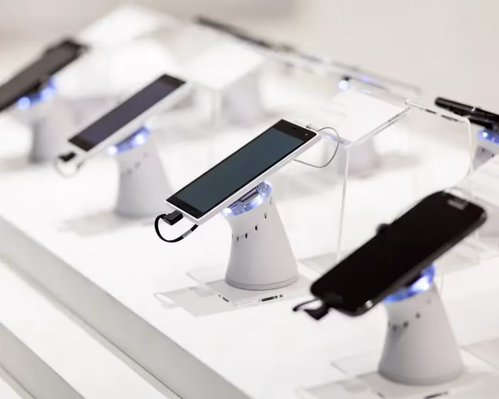 LS Manufacturing & Leading Smartphone Brand: Precision Components for Flagship Launch