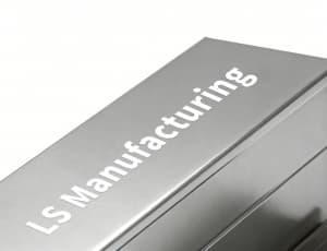 Silk screen printing on aluminum extrusion